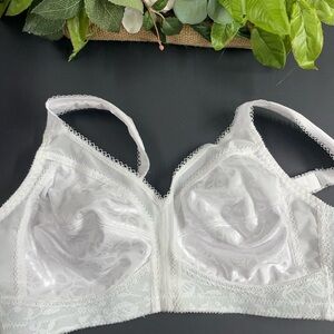 Playtex White Full-Coverage Bra with Wide Straps